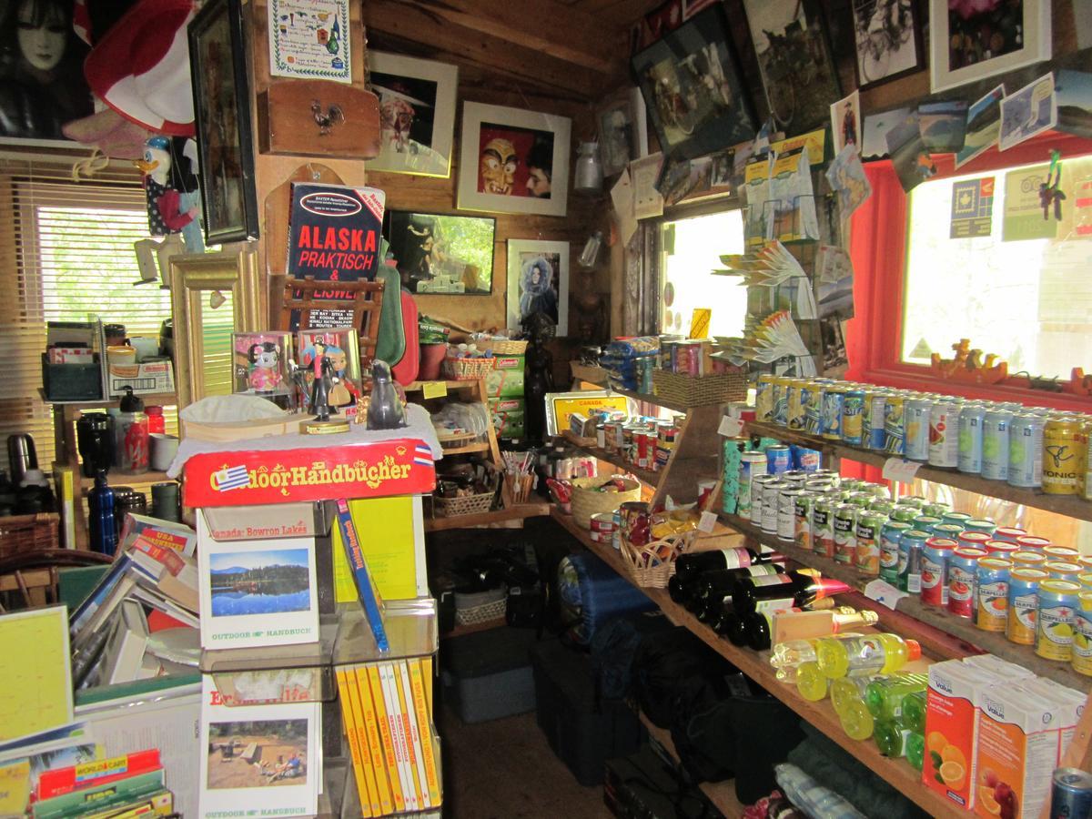 Dawson City River Hostel Екстериор снимка