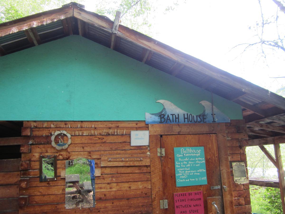 Dawson City River Hostel Екстериор снимка