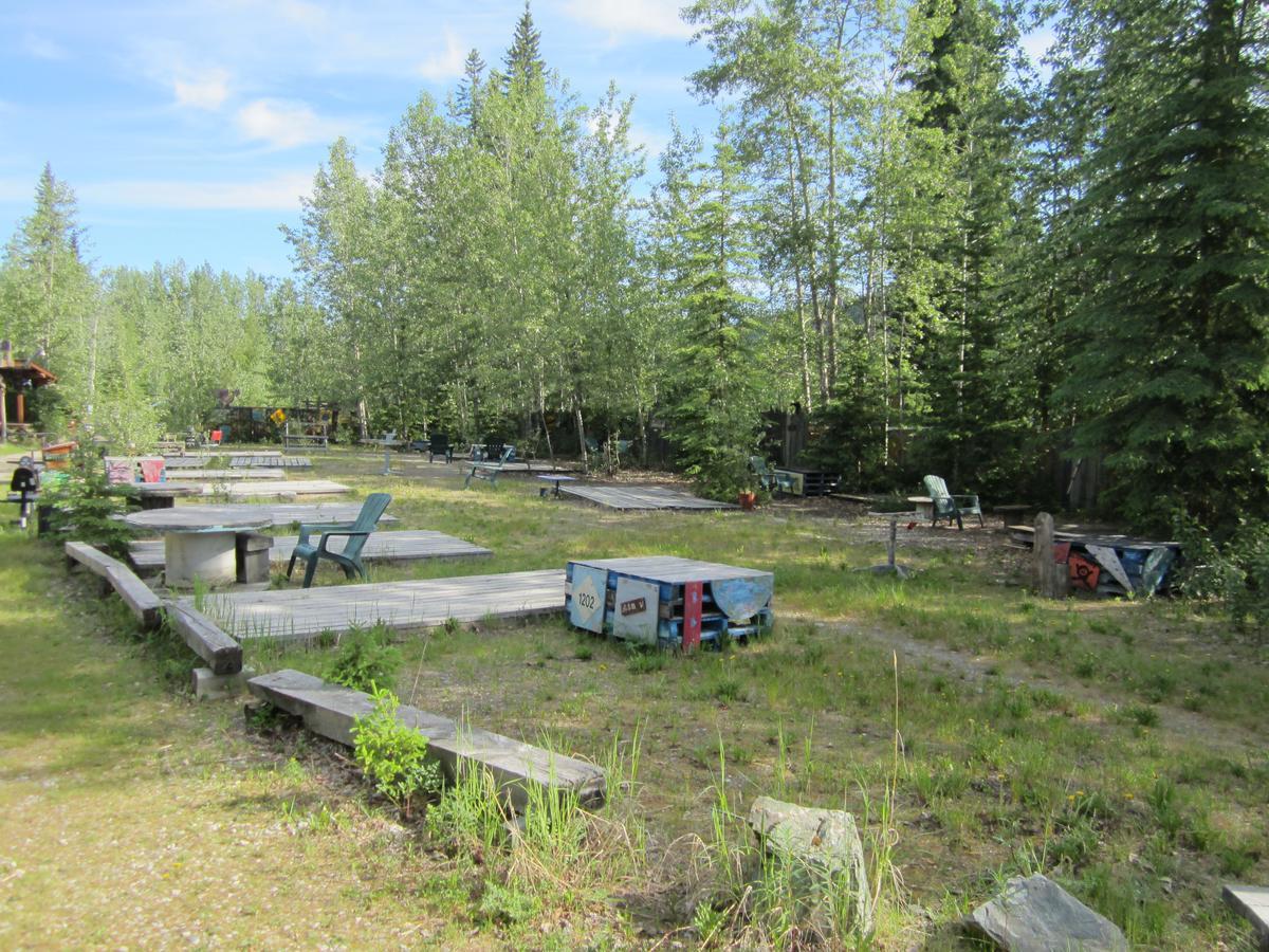 Dawson City River Hostel Екстериор снимка