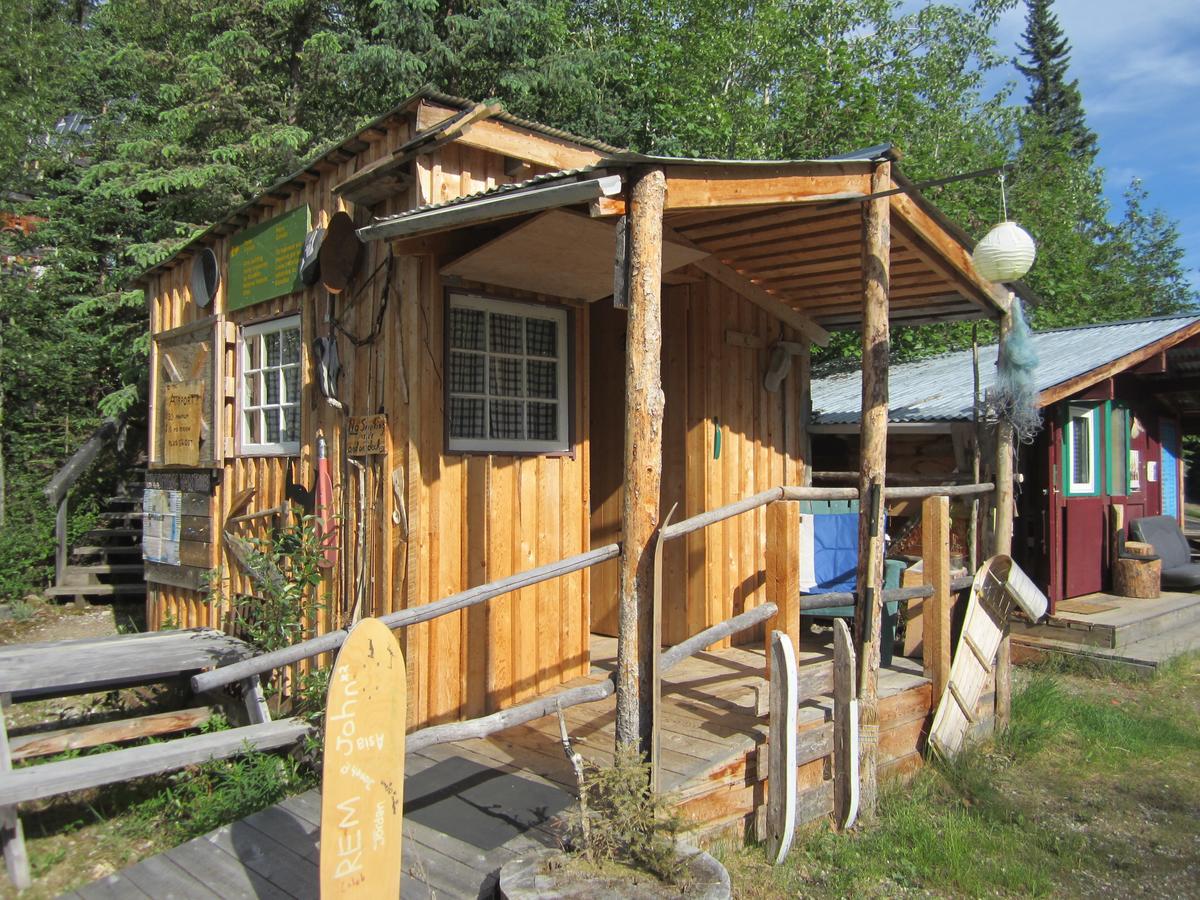 Dawson City River Hostel Екстериор снимка