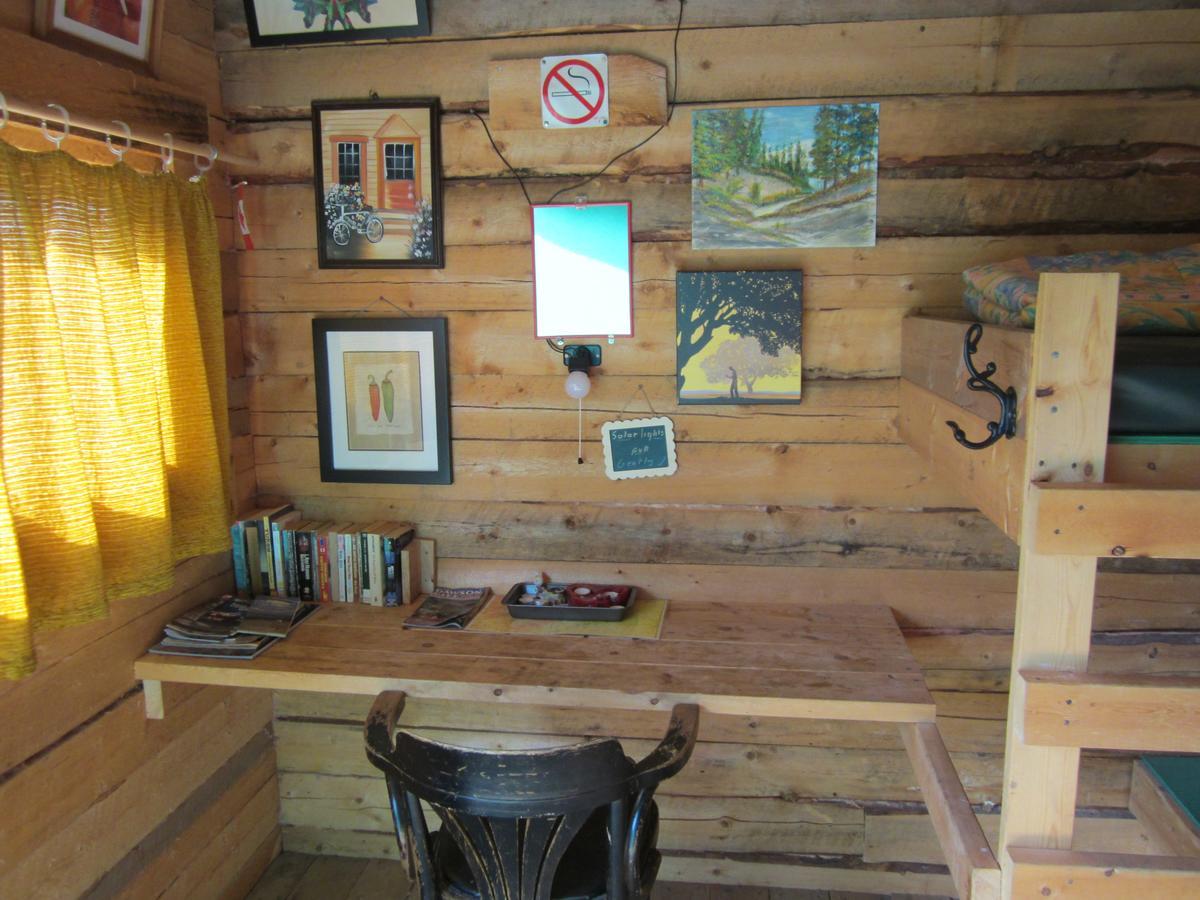 Dawson City River Hostel Екстериор снимка