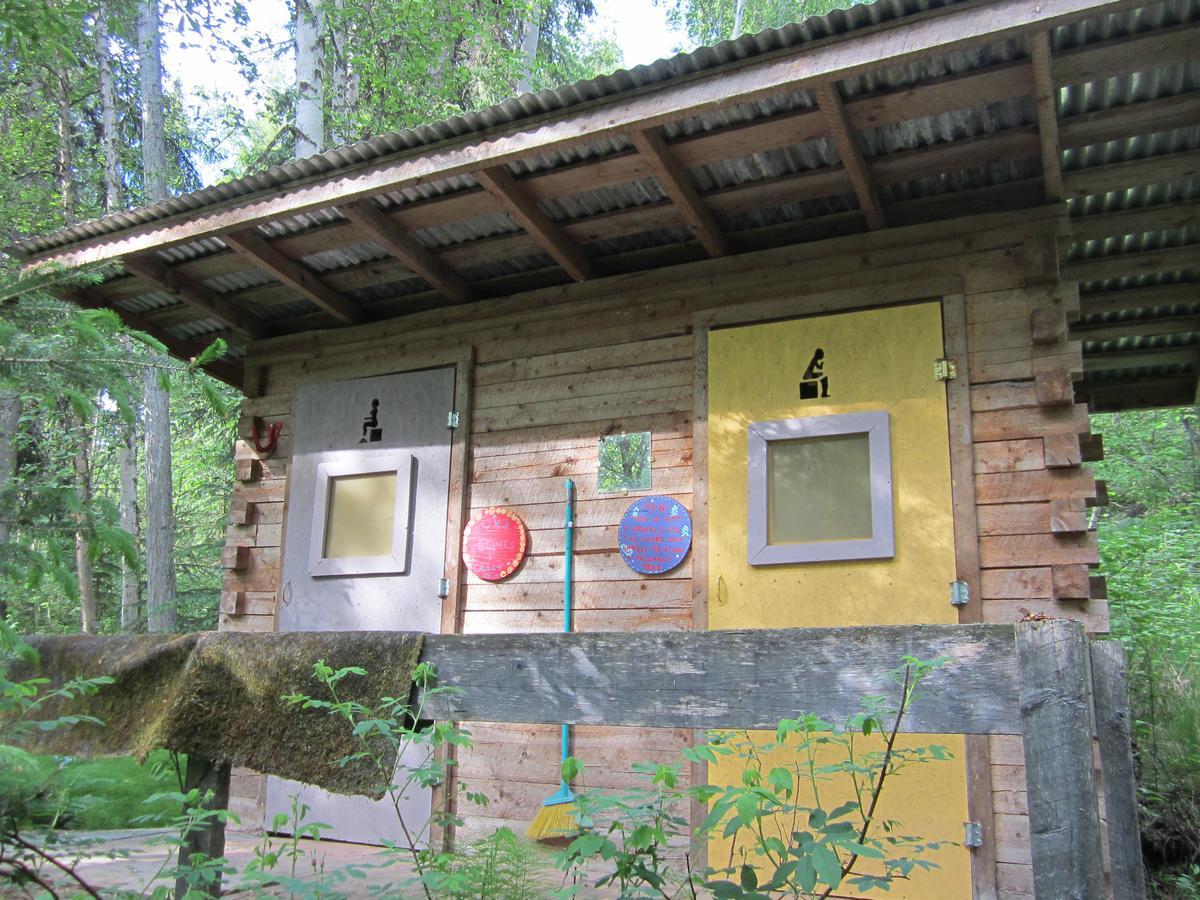 Dawson City River Hostel Екстериор снимка